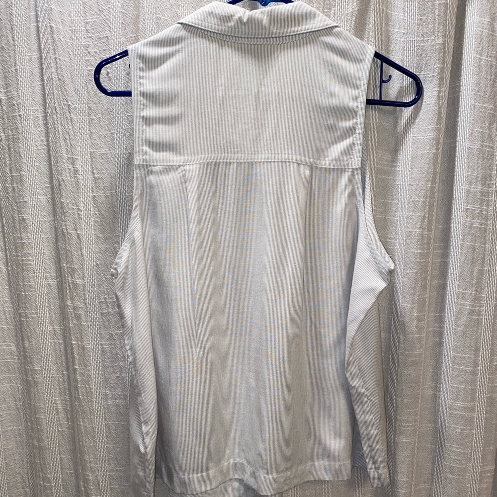Universal Thread Button Up Tank - Picture 5 of 6